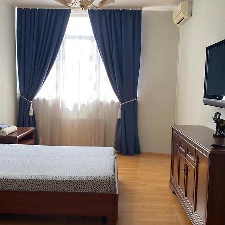 Comfortable Apartment On The Obolon Київ Екстер'єр фото