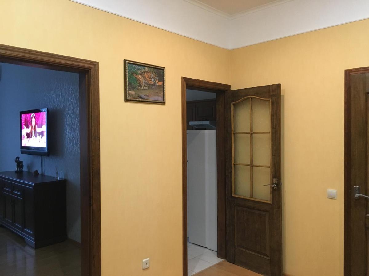 Comfortable Apartment On The Obolon Київ Екстер'єр фото